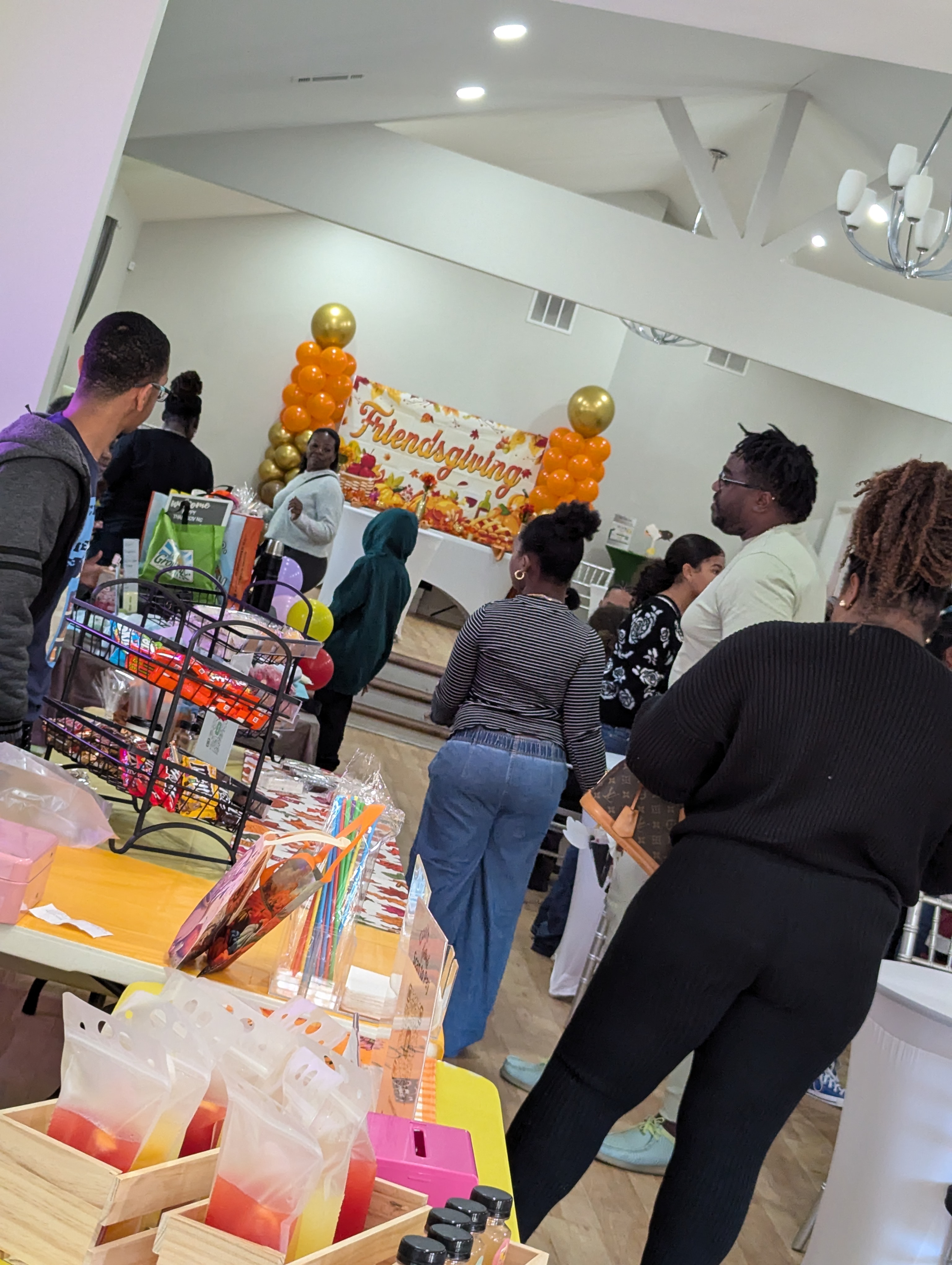 A FriendsGiving Children's Business Fall Market event image